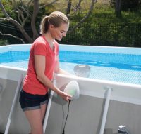 Magnetické LED svetlo na stenu bazéna (100-240 V) - INTEX